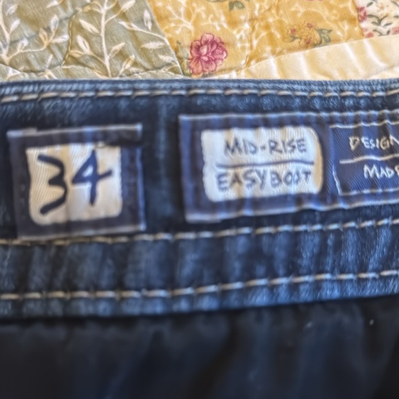 Miss Me jeans hard to find size 34 with slight stretch! - Picture 3 of 7